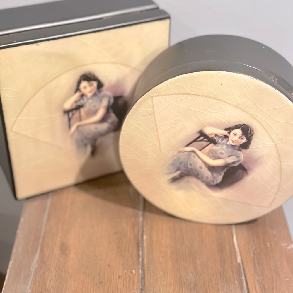 Set of 2 vintage treasure boxes.